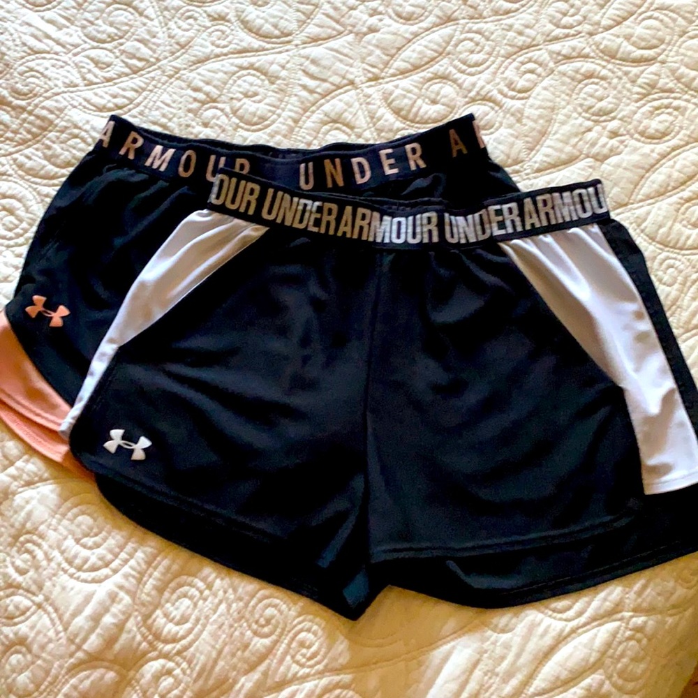Under Armor Size M shorts EUC women’s 2 pc LOT